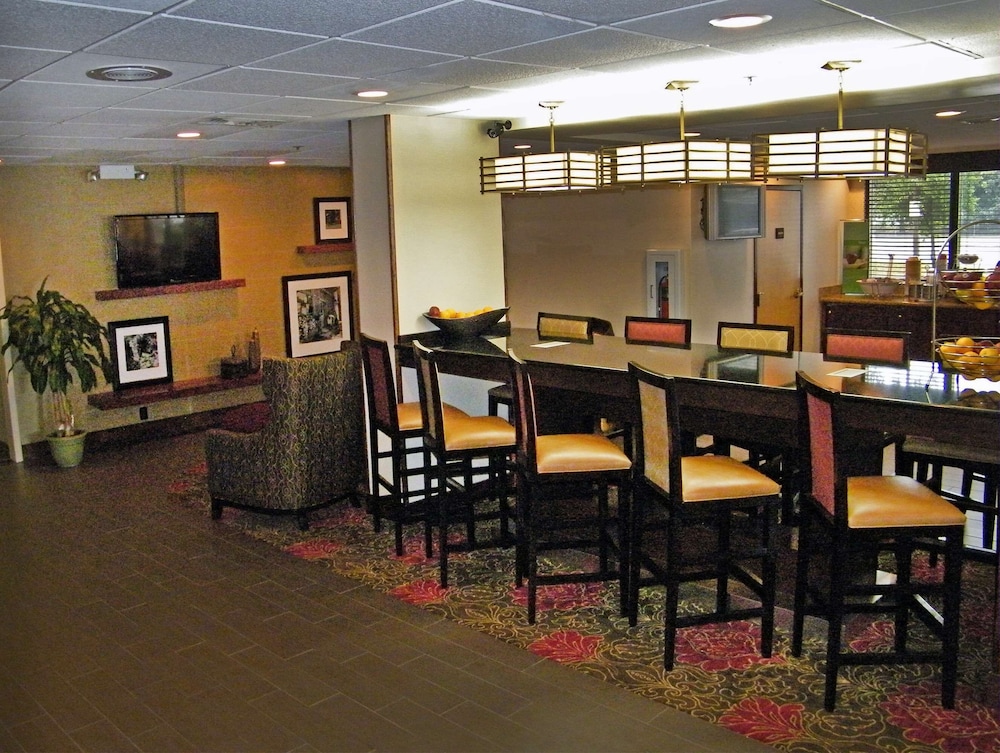 Hampton Inn Norfolk Chesapeake - photo 3