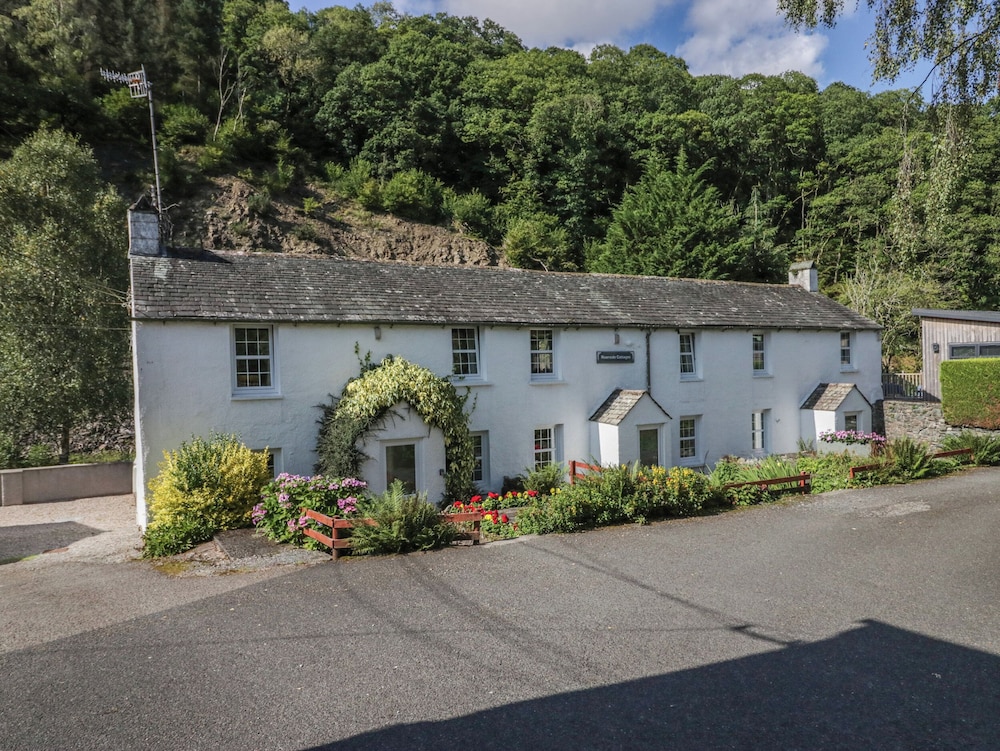 Riverside Cottage No 4 — 4-Star Luxury Hotel in Keswick, United Kingdom