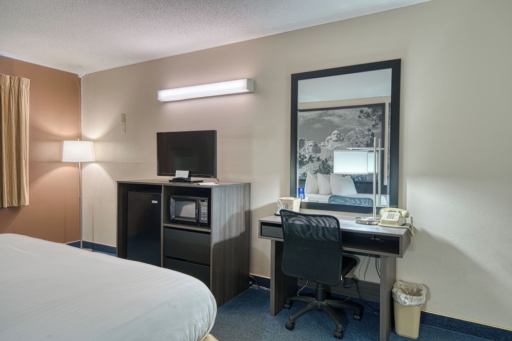 Super 8 by Wyndham Sturgis - photo 16
