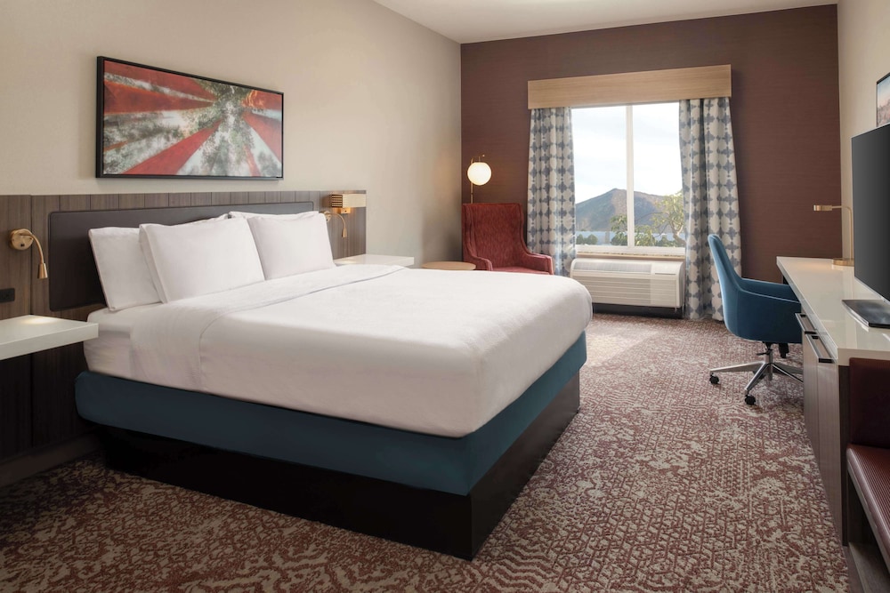 Hilton Garden Inn Fontana - photo 8