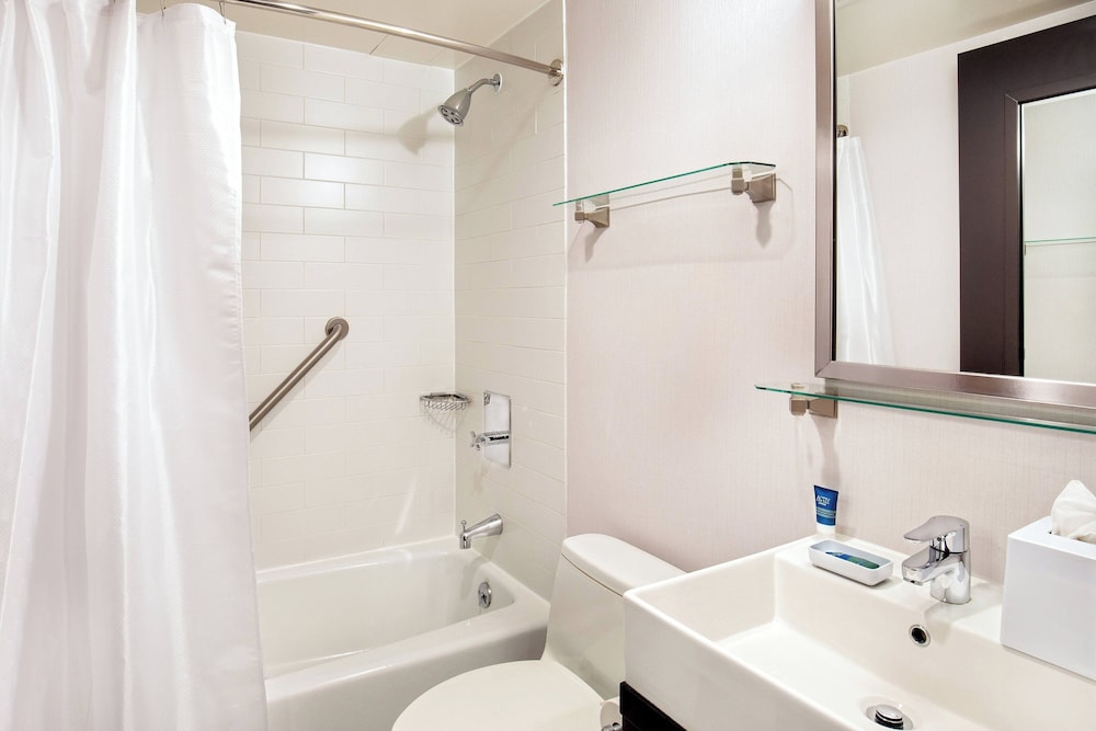 Four Points by Sheraton Midtown Times Square - photo 15