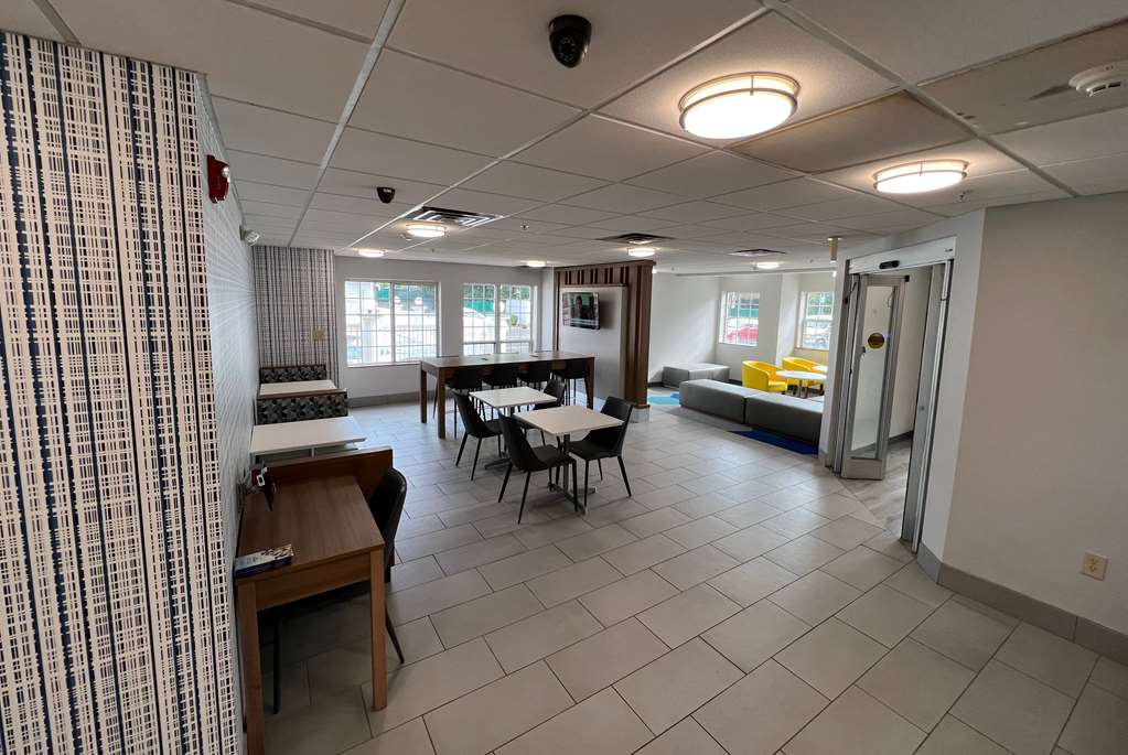 Microtel Inn & Suites by Wyndham Charlotte Northlake - featured photo