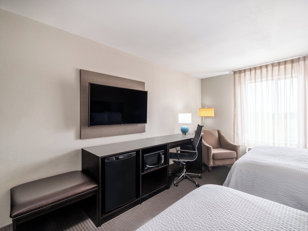 Garner Hotel Clarksville Northeast by IHG - photo 9