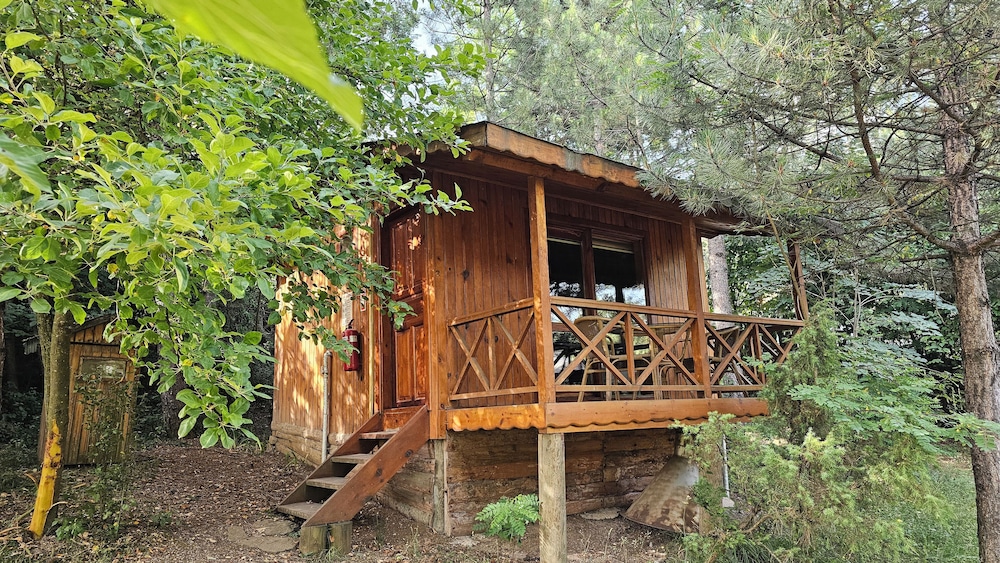 Nesilce Tatil Koyu - carbon neutral hotel in Mengen