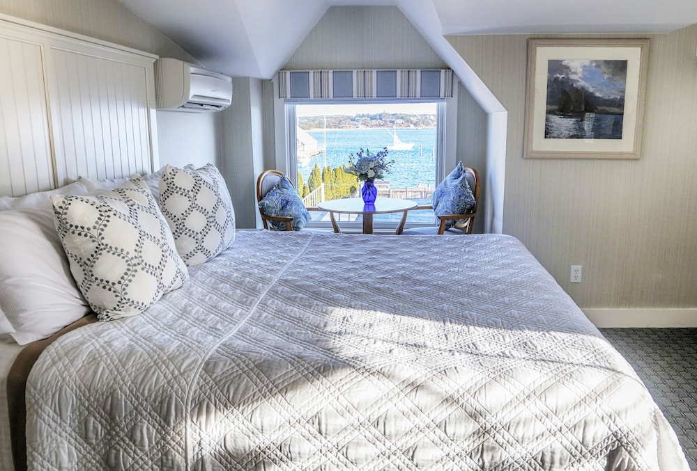 The Harborside Inn - photo 5
