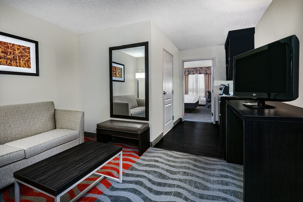 Holiday Inn & Suites College Station Aggieland by IHG — hotel in College Station