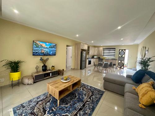 Six64 on Kingsway A3 2 bed — 4-Star Luxury Hotel in Amanzimtoti, South Africa