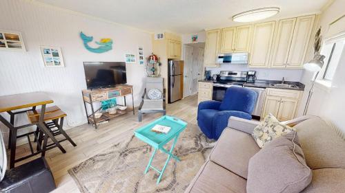 Savannah Beach and Racquet Club 216A by Tybee Beach Vacation Rentals — 4-Star Luxury Hotel in Tybee Island, United States