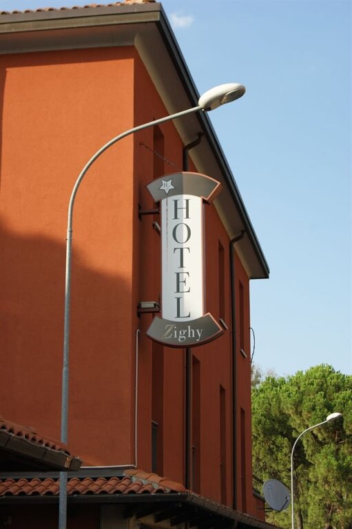 702 Whiting Rd - carbon neutral hotel in Unknown City