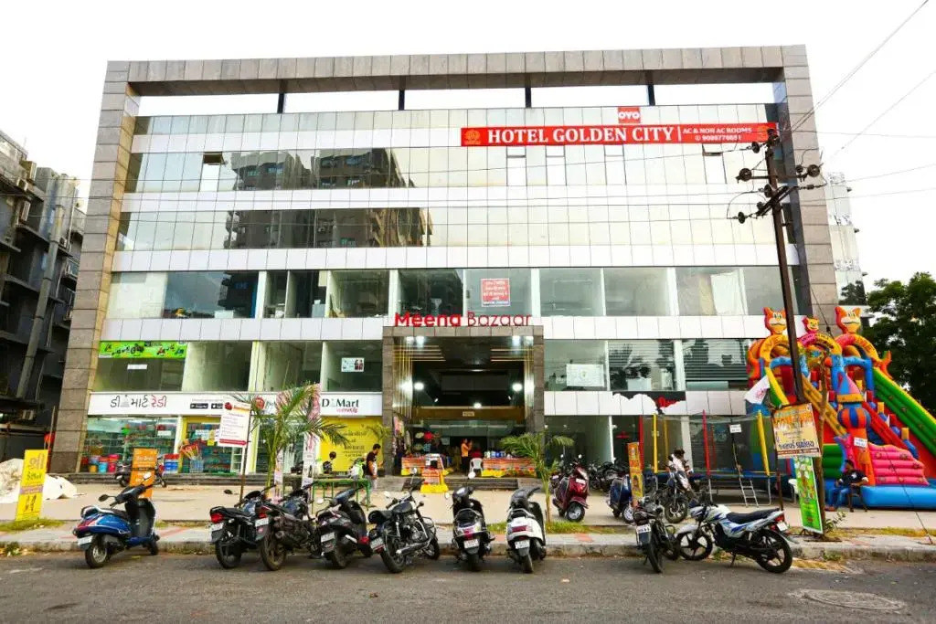 Hotel Golden City — Surat