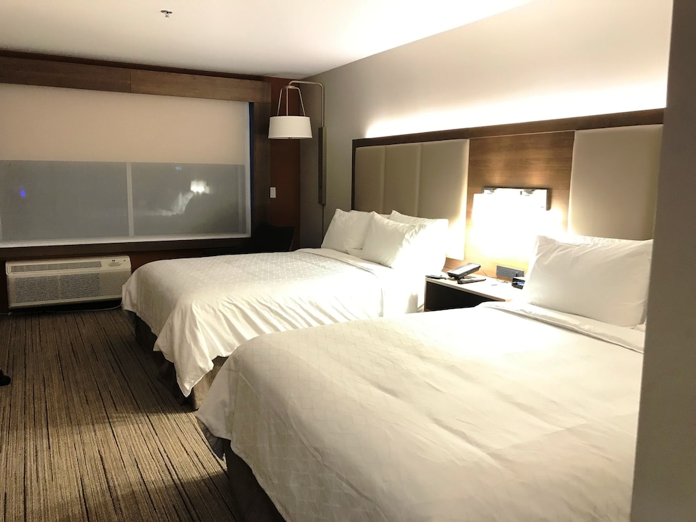 Holiday Inn Express & Suites Phoenix Airport North by IHG - photo 32