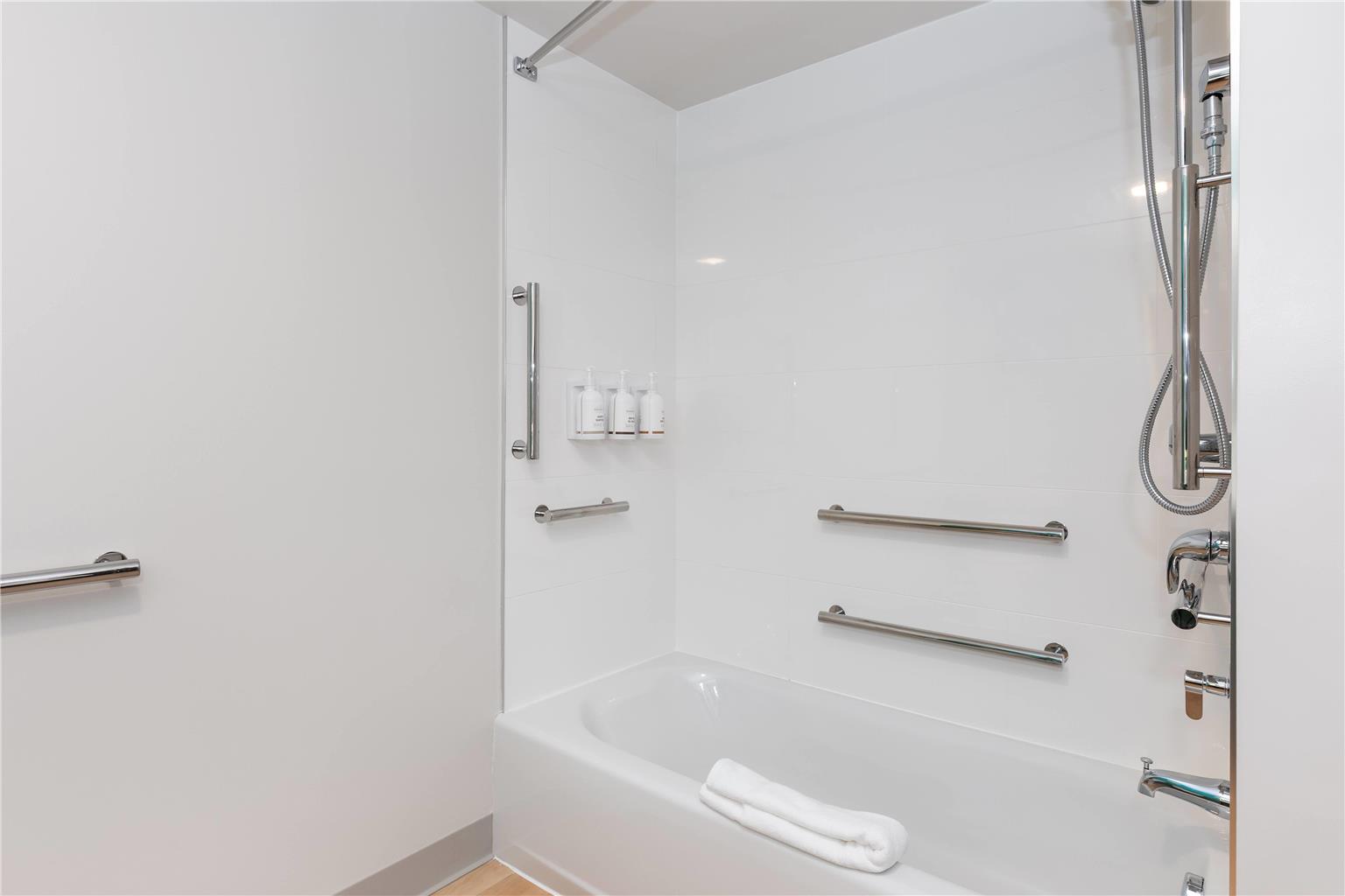 Wingate by Wyndham Geneva at SPIRE Academy - photo 22
