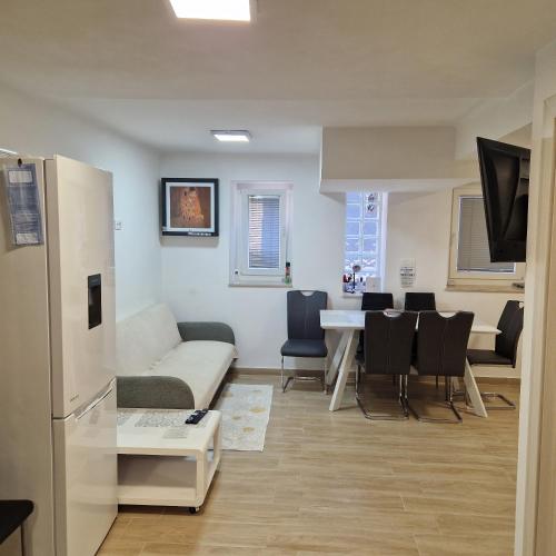 Apartman Maksimirska 89 Zagreb 63m2 — 4-Star Luxury Hotel in Zagreb, Croatia