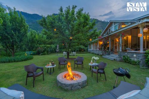 StayVista at Mayflower Aramgarh in middle of Orchards with Lawn Bonfire BBQ in Manali, India