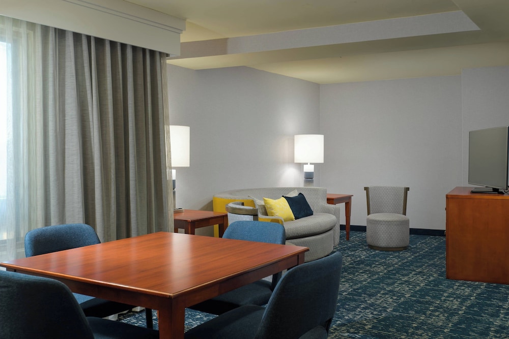 Courtyard by Marriott Old Town - photo 17