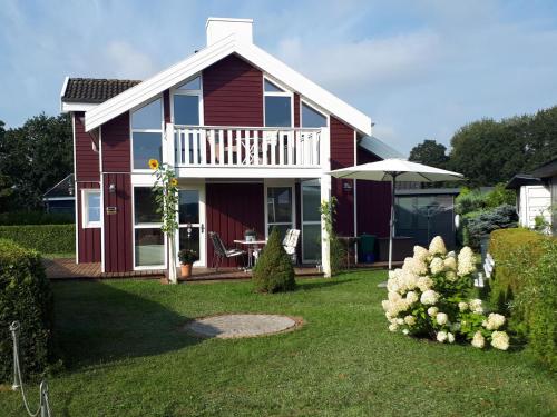 Ferienhaus mit Sauna am Duemmer See — 4-Star Luxury Hotel in Duemmer, Germany