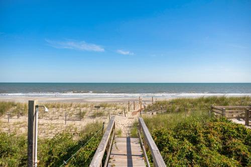 Brigantine by Oak Island Accommodations - photo 36