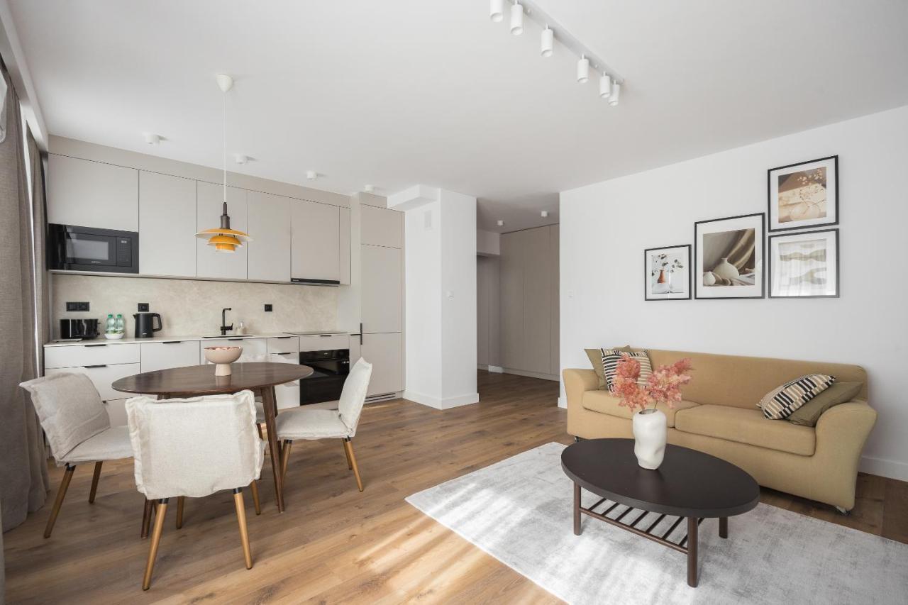 Metro Kabaty Elegant Apartment by BookingHost — 4-Star Luxury Hotel in Warsaw, Poland
