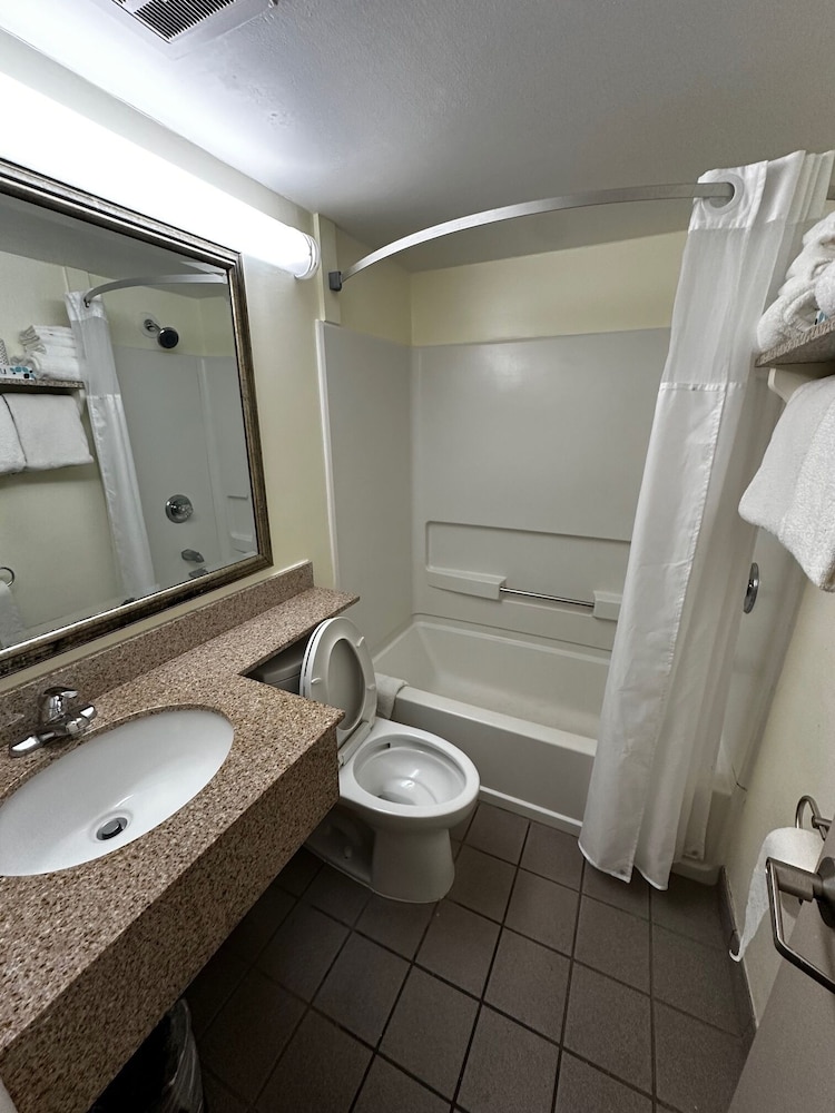 Ramada by Wyndham Virginia Beach - photo 33