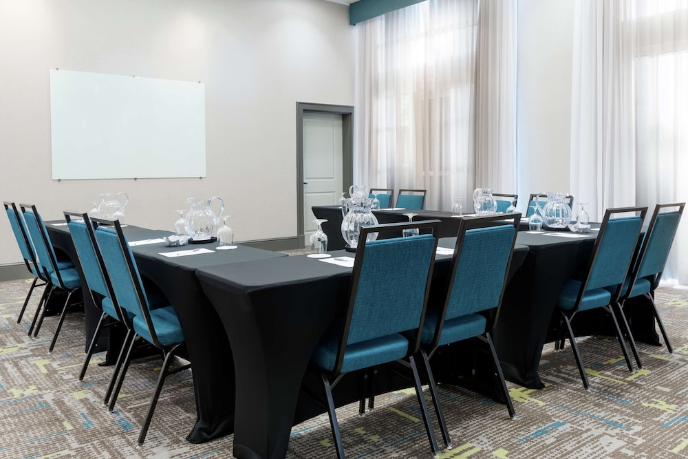 Hampton Inn & Suites Orlando Airport @ Gateway Village - photo 45