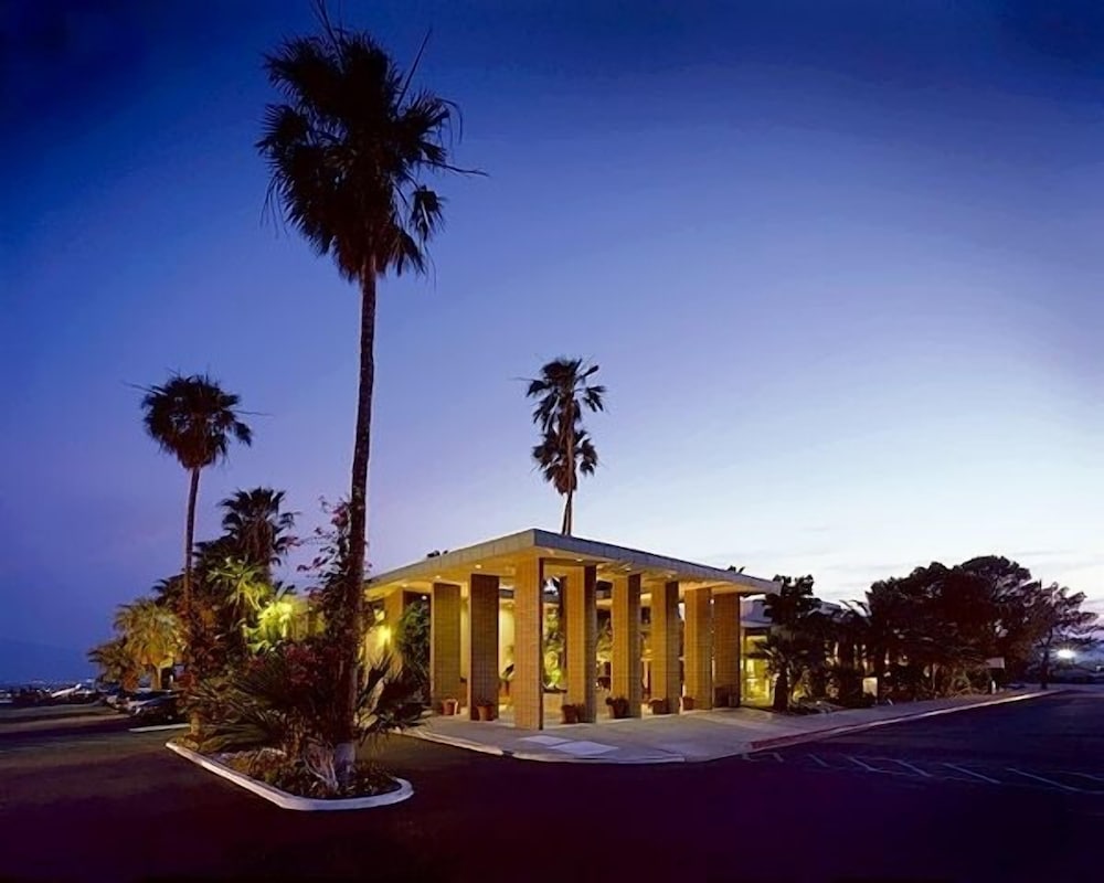 Desert Hot Springs Spa Hotel - photo 33