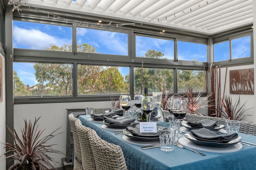 StayCentral Thornbury Townhouse — 4-Star Luxury Hotel in Thornbury, Australia