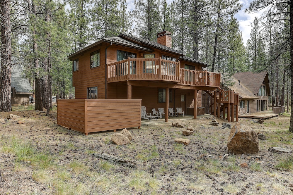 7 Cedar Private Cul de sac include Hot Tub with Forest View by RedAwning - photo 31
