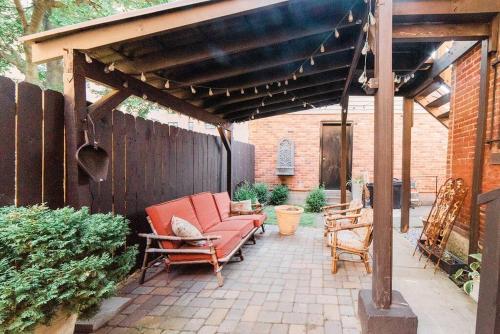 Outdoor Space Parking 1st Floor Walkable — 4-Star Luxury Hotel in Pittsburgh, United States
