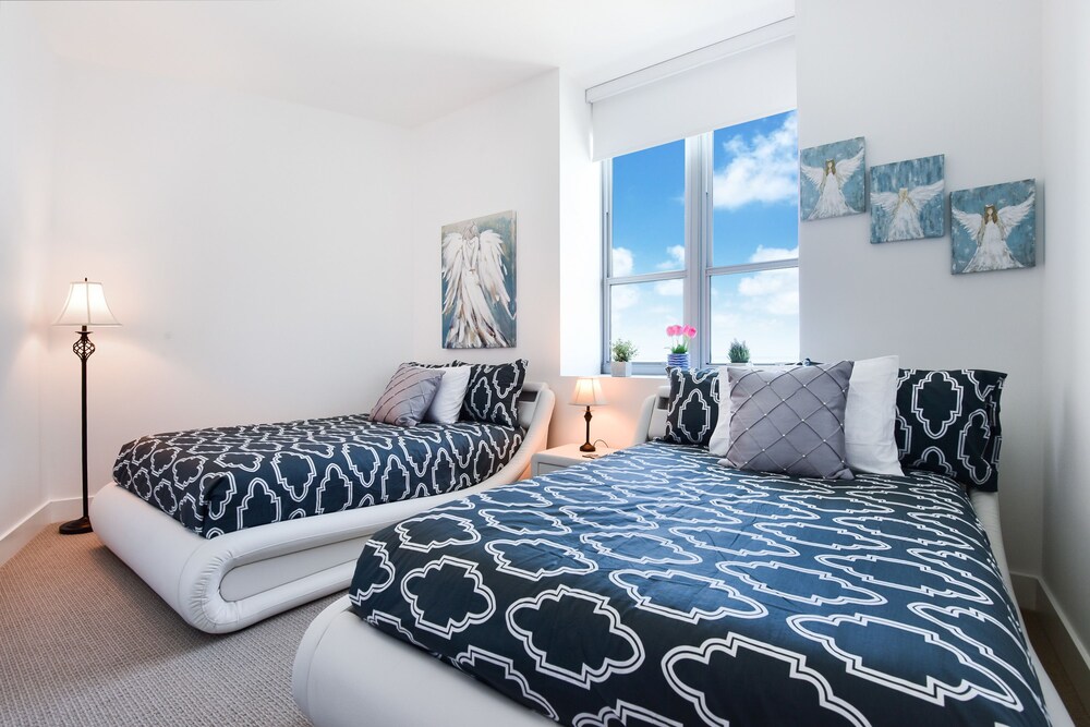 Contemporary Beach Resort Condos - photo 4