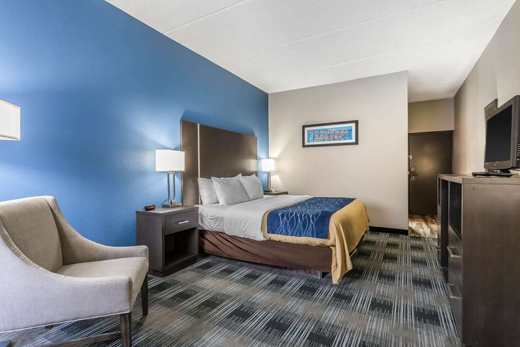 Comfort Inn Cleveland Airport - photo 16