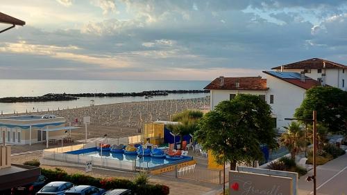 Fronte Mare 60 — 4-Star Luxury Hotel in Rimini, Italy