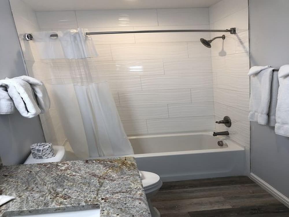 Beachgate CondoSuites and Oceanfront Resort - photo 136