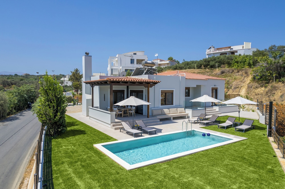 Villa Wisdom — 4-Star Luxury Hotel in Chania, Greece