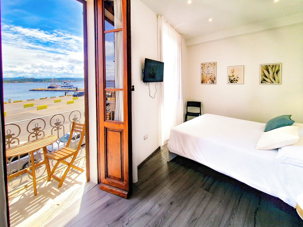 Il Caracolo Rooms in La Maddalena, Italy