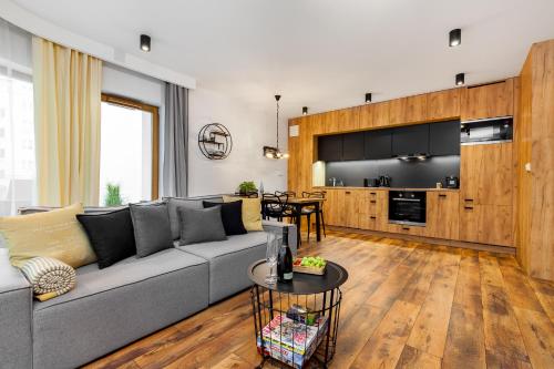 Apartamenty Black&White Apartament Loft Style — 4-Star Luxury Hotel in Gdynia, Poland