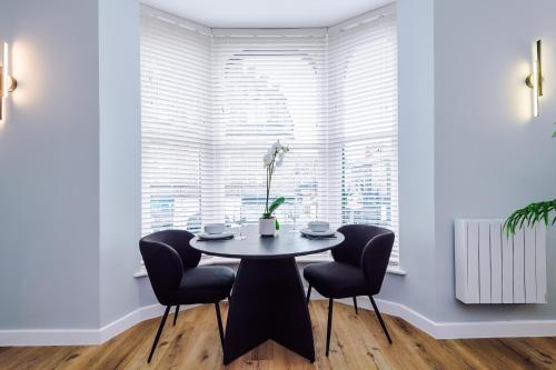 Harrogate House Apt 1 Cheltenham Parade View