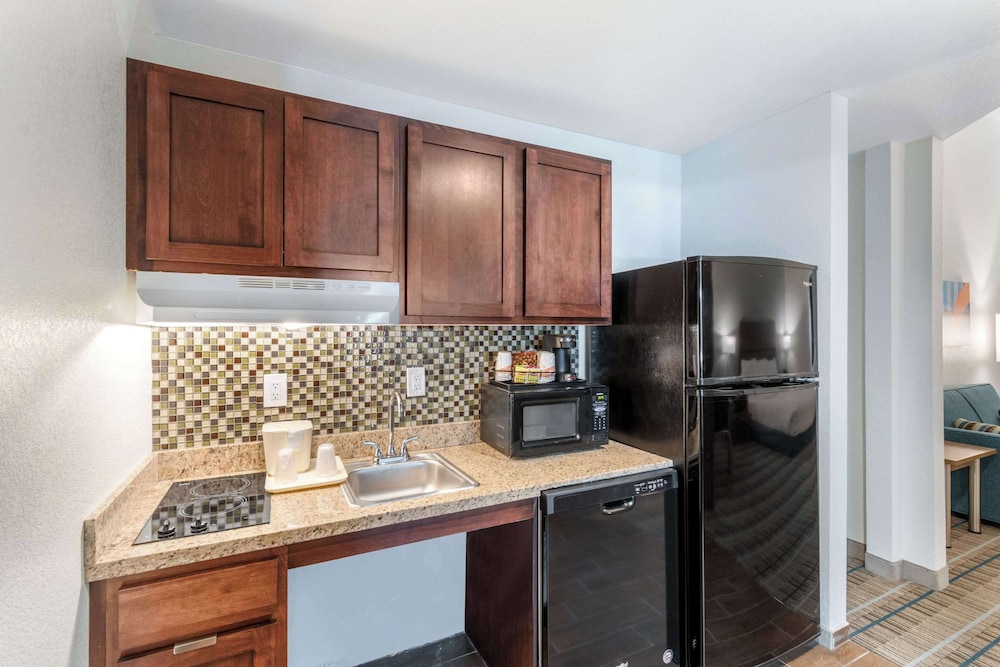 MainStay Suites Denver International Airport - photo 15