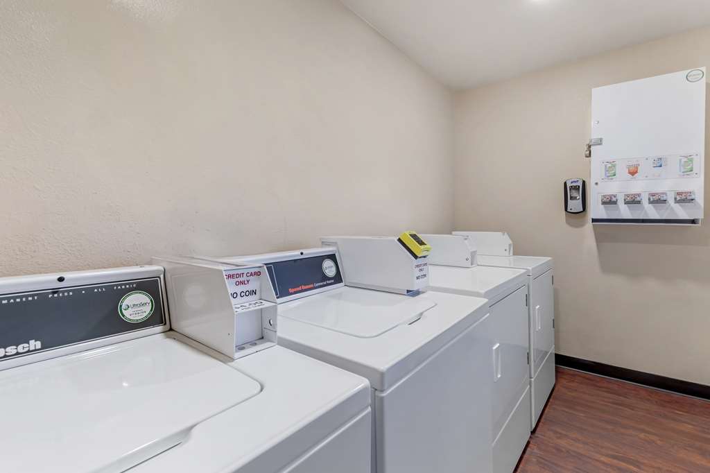 Best Western Plus Executive Inn - photo 12
