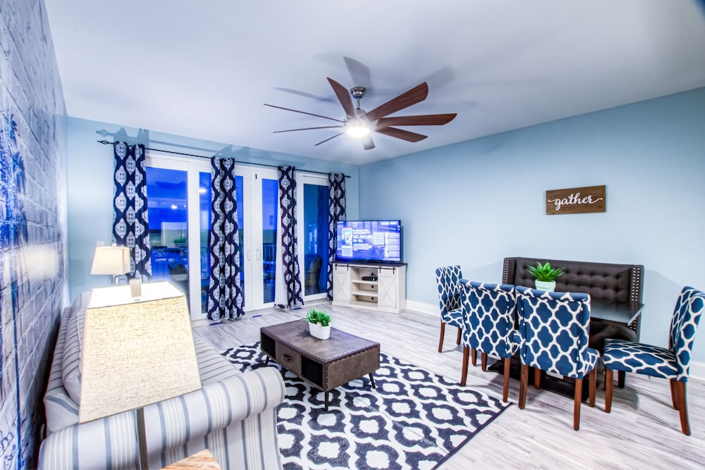 Laketown Wharf Resort by Aneliya's Rentals - photo 610