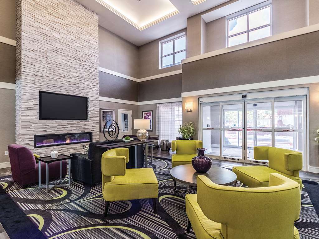 La Quinta Inn & Suites by Wyndham San Antonio Downtown - photo 7