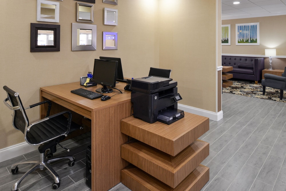 Holiday Inn Express & Suites Naples North Bonita Springs by IHG - photo 35