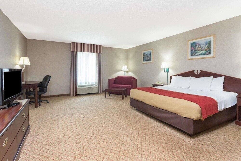 Baymont by Wyndham Cordele - photo 13