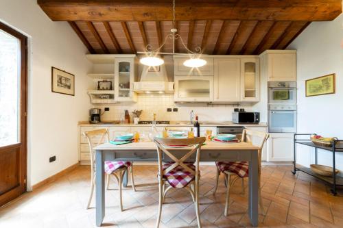 La Misura cottage with swimming pool — 4-Star Luxury Hotel in Castellina In Chianti, Italy