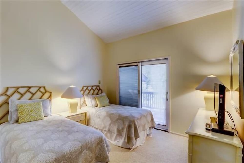 9 Mizzenmast Lane at The Sea Pines Resort Hilton Head Island - photo 3