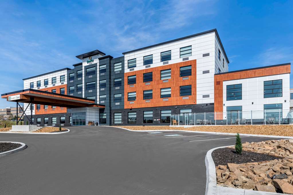 Quality Hotel & Conference Centre — hotel in Edmundston