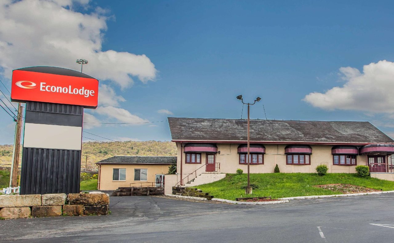 Econo Lodge - carbon neutral hotel in Unknown City