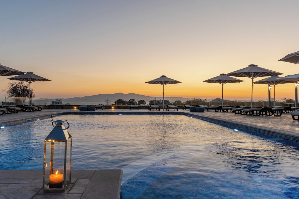 Evripus Suites - carbon neutral hotel in Naxos