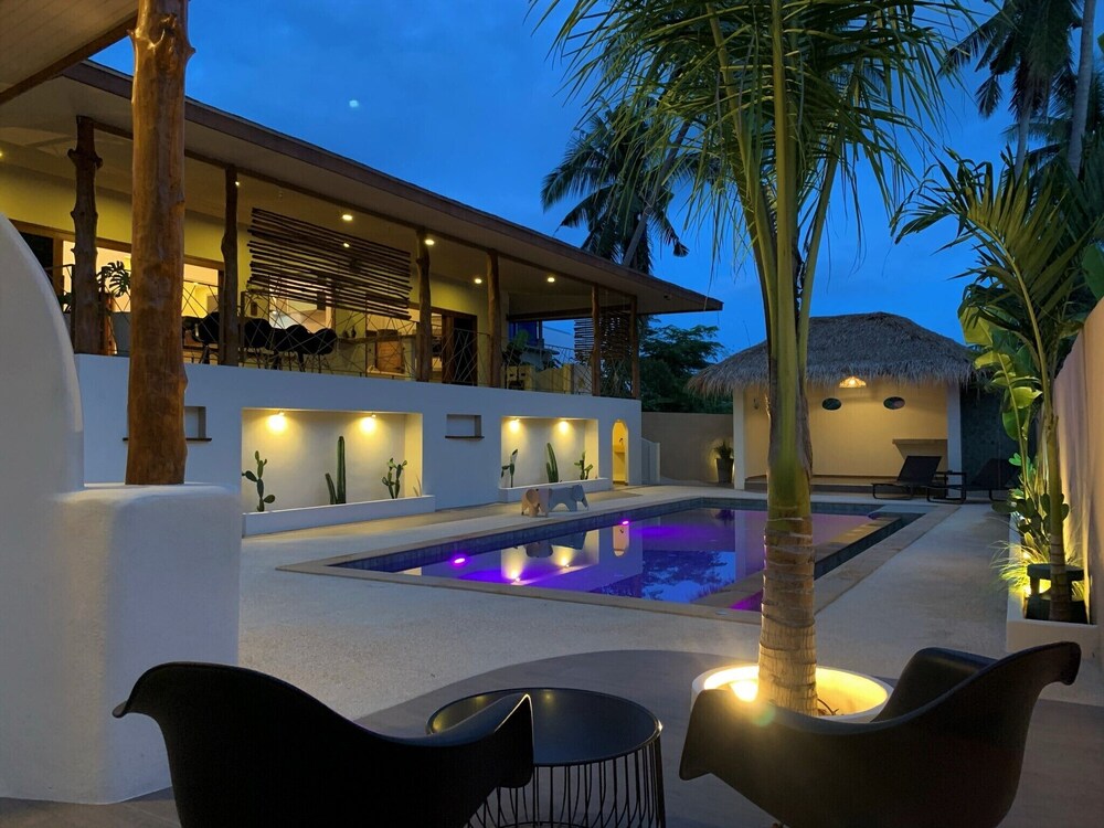 Baan Thamarchat 3 villas 13 bedrooms & Shala — 4-Star Luxury Hotel in Ko Pha Ngan, Thailand