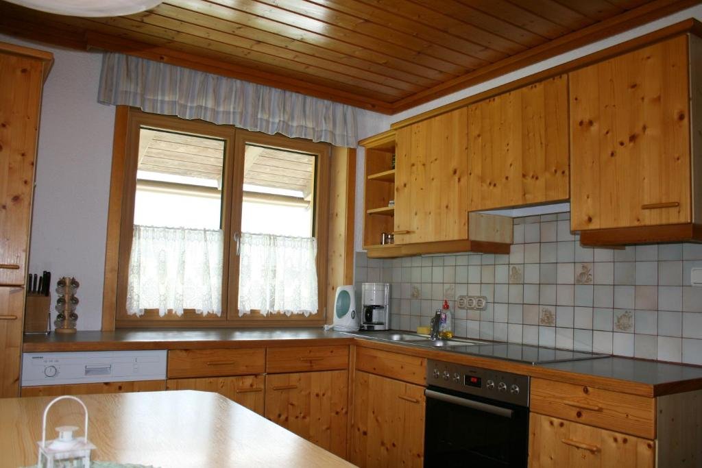 Ferienhaus Urstöger — 4-Star Luxury Hotel in Gosau, Austria