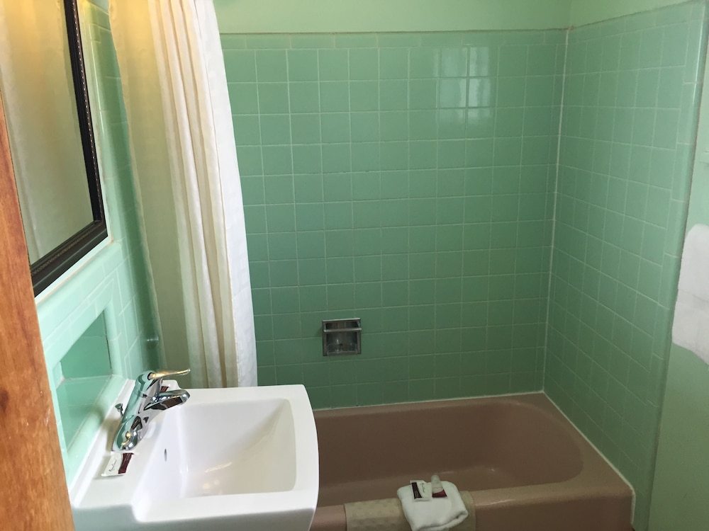 Budget Inn and Suites Colby - photo 36